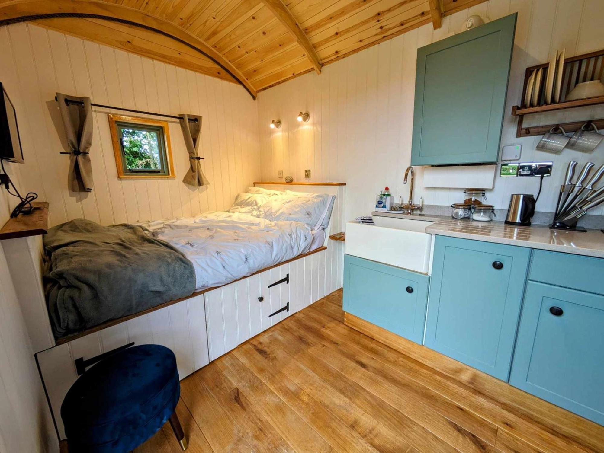 Romantic Nature Retreat, Luxury Glamping & Stargazing Views - Dragonfly Shepherd Hut Yarpole Kültér fotó