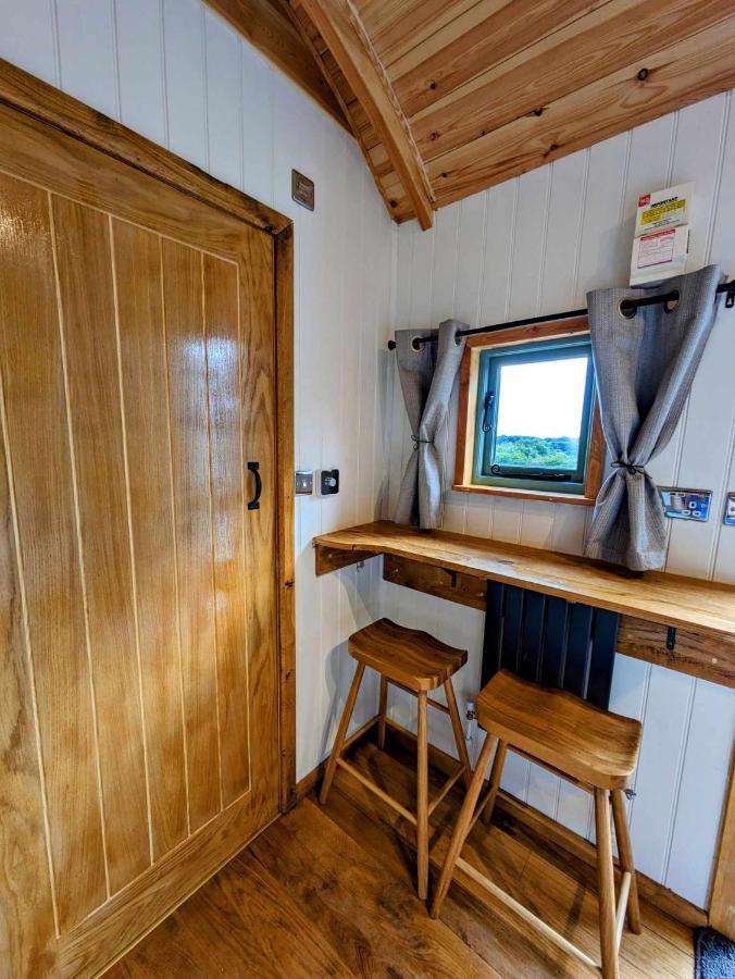 Romantic Nature Retreat, Luxury Glamping & Stargazing Views - Dragonfly Shepherd Hut Yarpole Kültér fotó