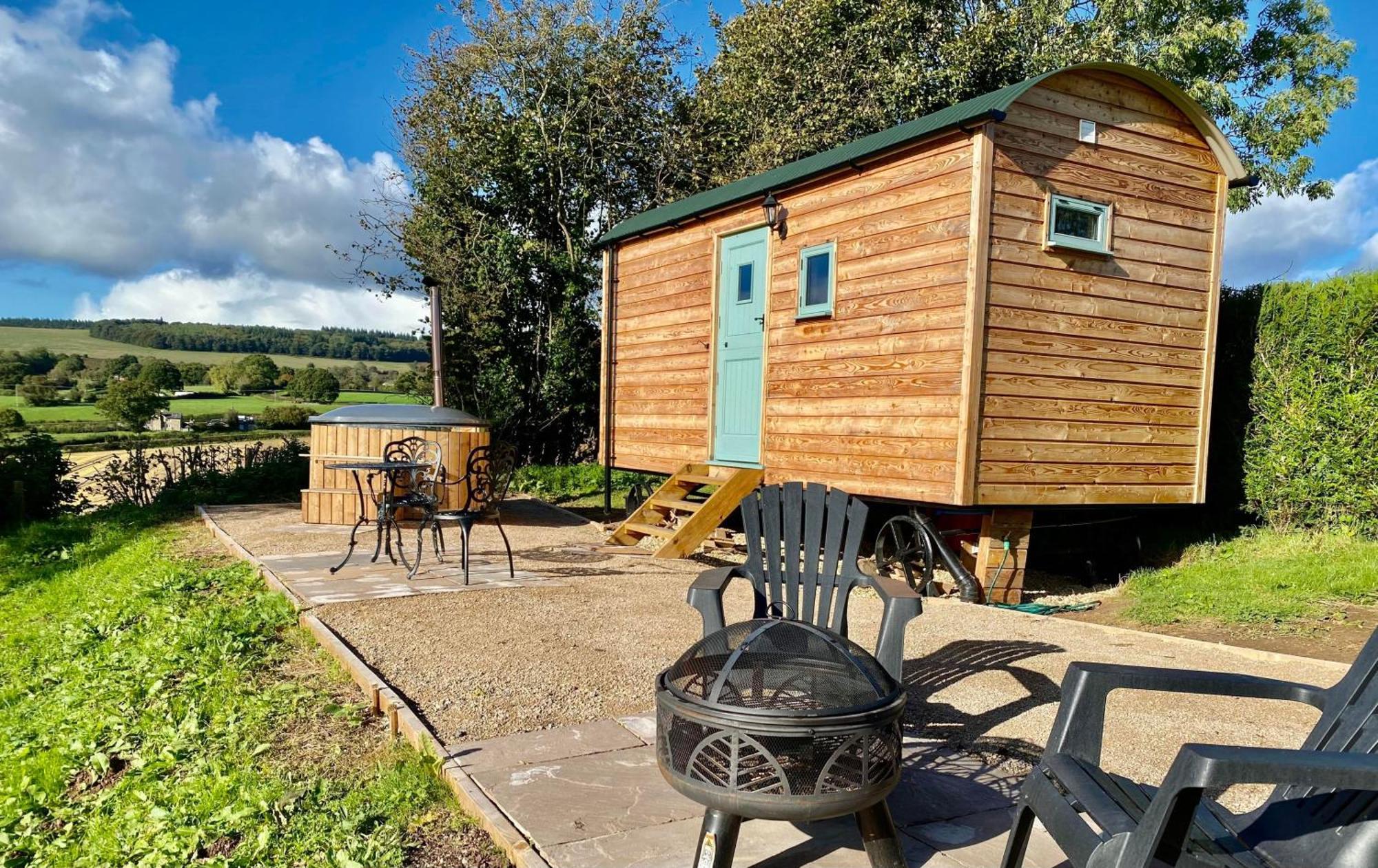Romantic Nature Retreat, Luxury Glamping & Stargazing Views - Dragonfly Shepherd Hut Yarpole Kültér fotó