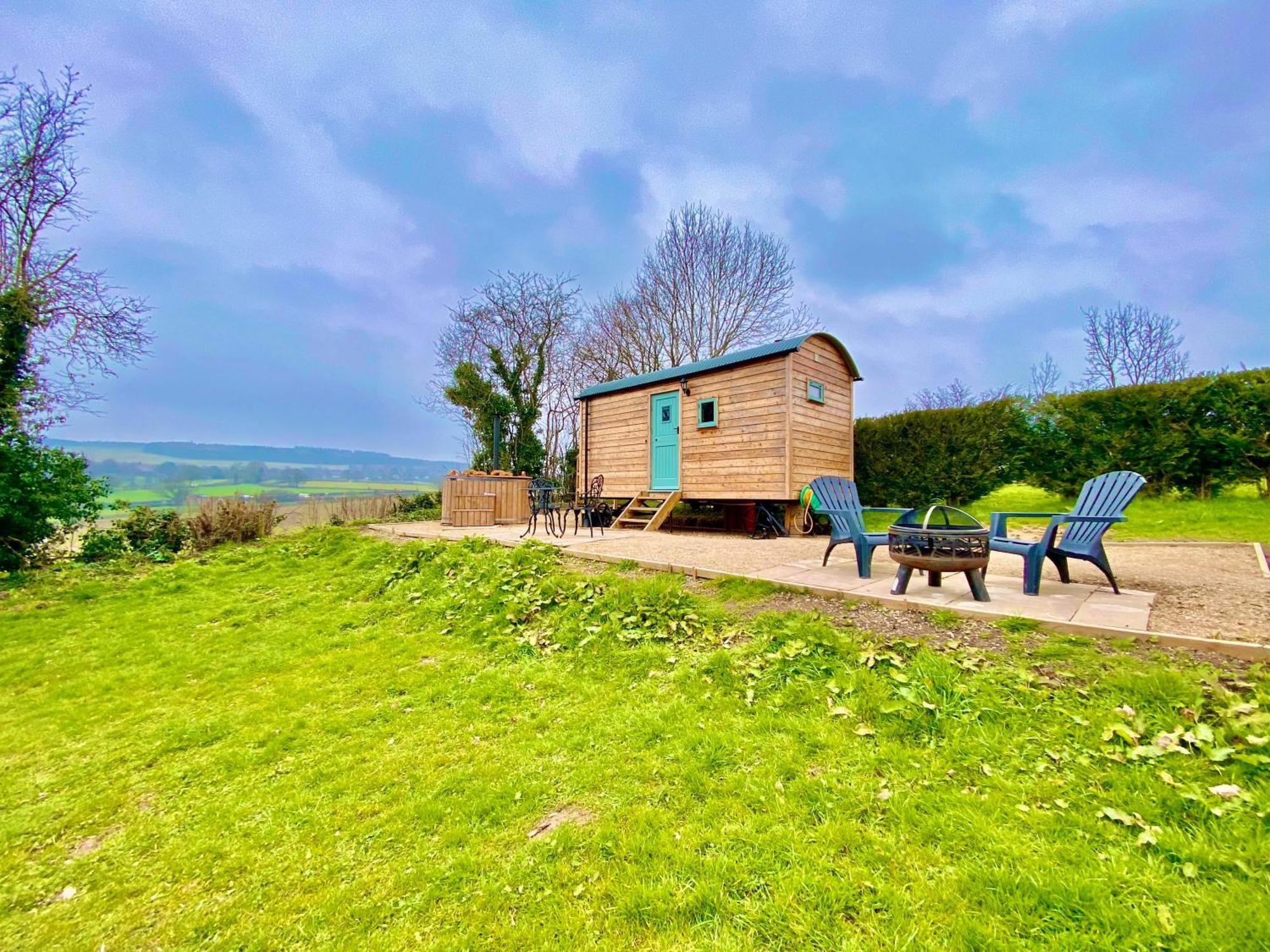Romantic Nature Retreat, Luxury Glamping & Stargazing Views - Dragonfly Shepherd Hut Yarpole Kültér fotó